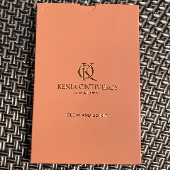 NIB Kenia Ontiveros Beauty Glow and Go Kit All in one Palette - Picture 1 of 3